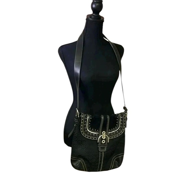 Coach signature hobo crossbody purse - Picture 4 of 7